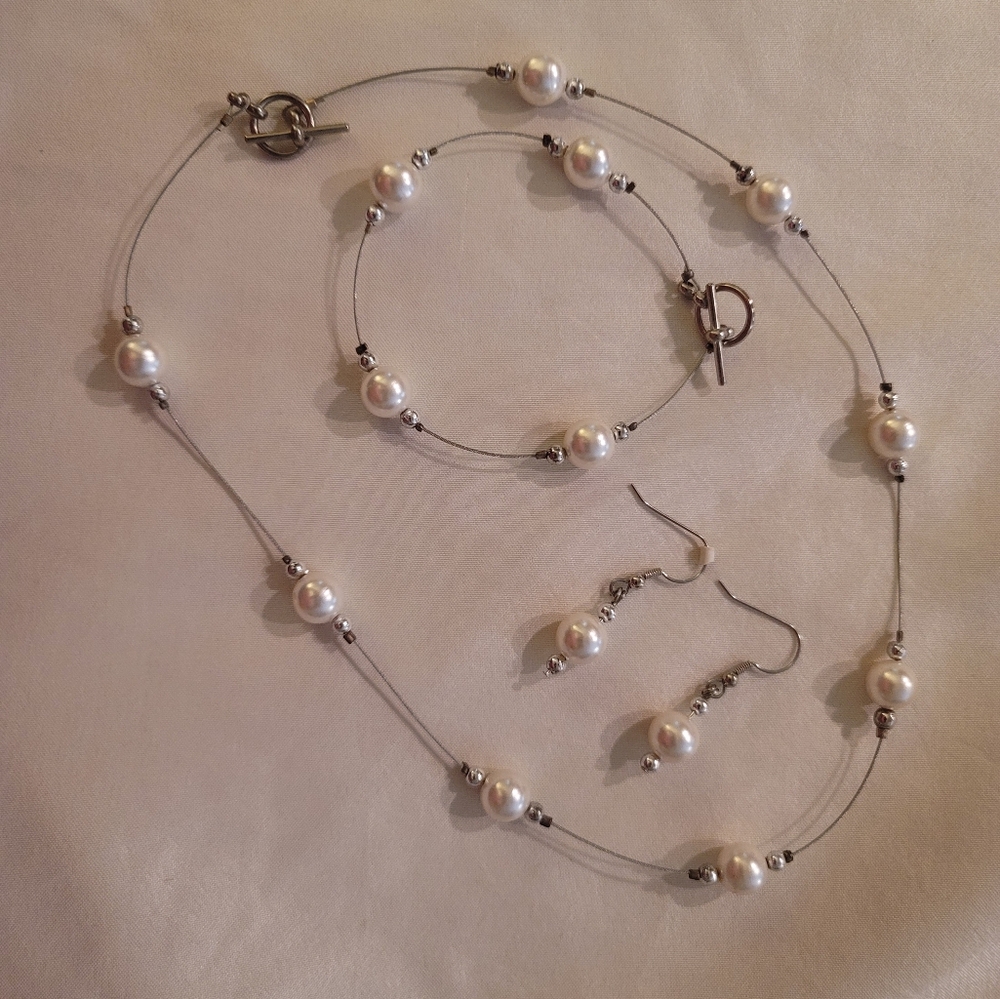 Handmade Off-White Pearl Bead Jewelry Set
